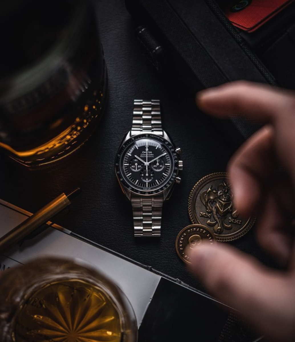 Coleção Omega na Aristocrate & Co – relógios de luxo suíços, combinando precisão, design icônico e elegância atemporal para colecionadores exigentes.